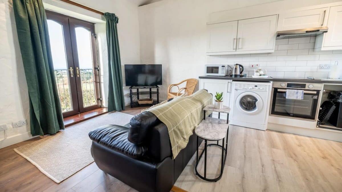 Lovely 2 Bedroom Coastal Cottage Near Bude Exterior photo